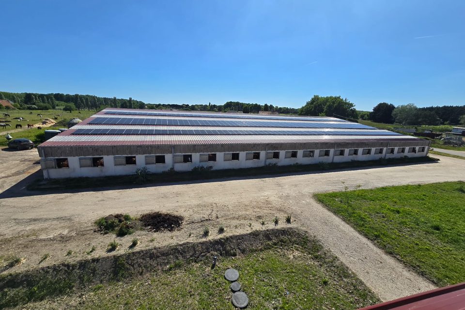 Haras : toiture solaire sur boxes
