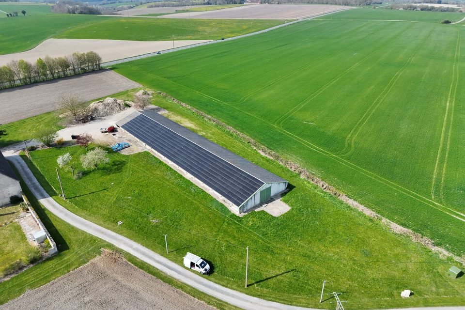 Exploitation agricole : hangar de stockage